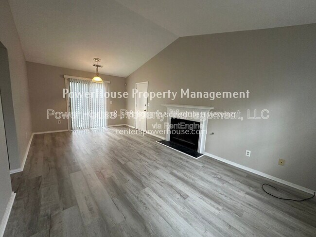 Building Photo - 115 Yately Ct