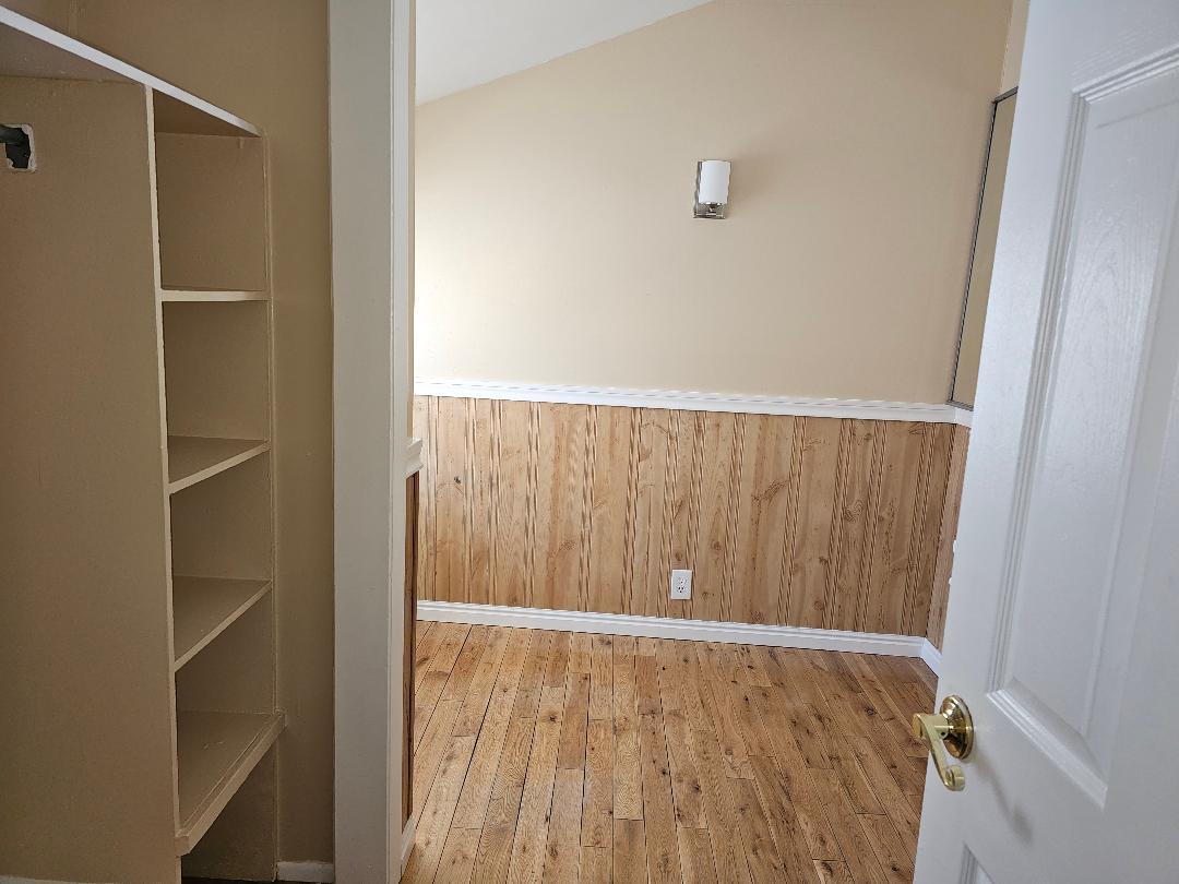 Building Photo - 880 S 400 E