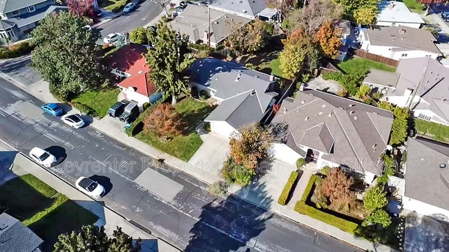 Building Photo - 1937 Stanley Ave