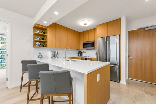 Building Photo - Sky Ala Moana (West) #3001 - Fully furnished 2 BR/2 BA/2 parking