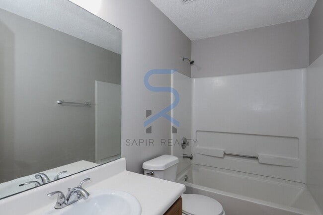 Building Photo - Move in before November 15th and get $100 ...