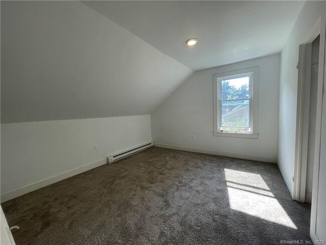 Building Photo - 155 Riverside Dr