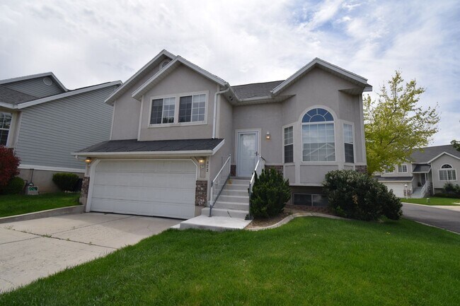 Building Photo - 3 Bedroom 2 Bath House in Midvale!!!