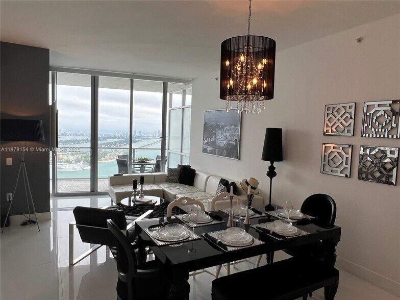 Building Photo - 1100 Biscayne Blvd