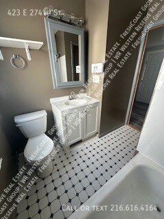 Building Photo - 423 E 274th St