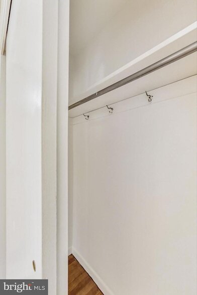 Building Photo - 1208 Pinewood Dr