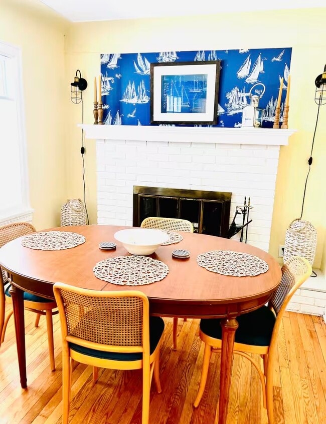 Building Photo - 236 E Carpenter Ave