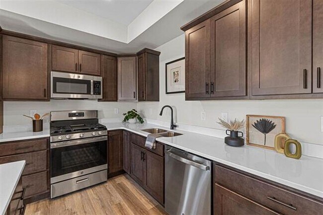 Building Photo - 2896 Eastridge Ter