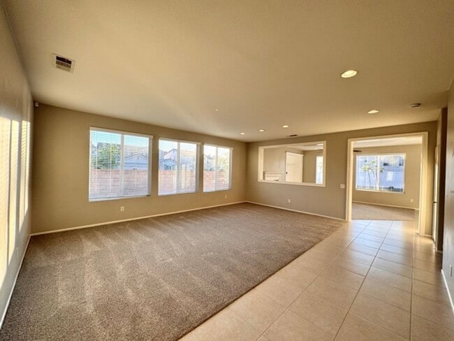 Building Photo - Beautiful 4 bedroom two story house with RV parking for LEASE in Murrieta!