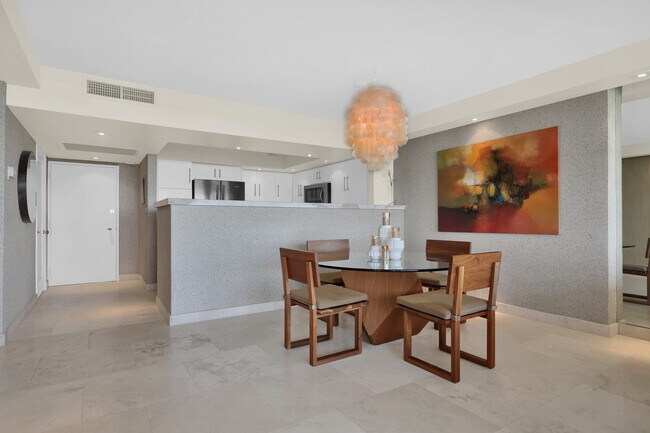Building Photo - 5600 Collins Ave