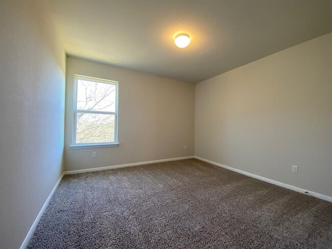 Building Photo - 370 Bright Star Ln