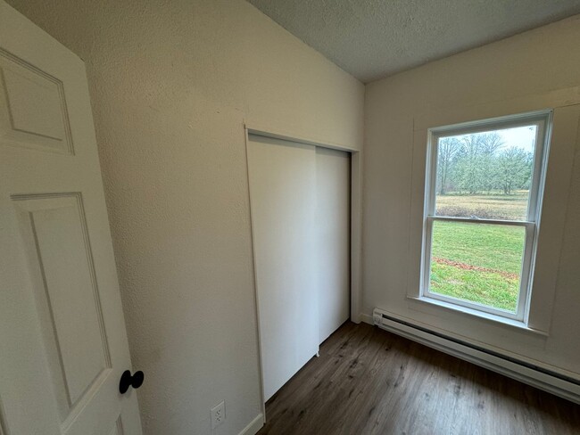 Building Photo - STATUS: HOLD  -R186B $1495