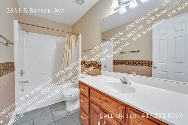 Building Photo - Chesterfield Village 3 Bedroom 2 Bath 2 Ca...