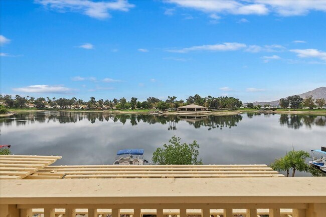 Building Photo - Lakefront Home for Lease – Panoramic Views...