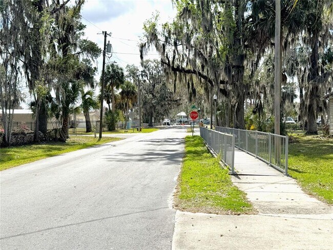 Building Photo - 222 NE 1st Ave