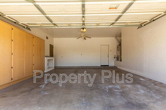 Building Photo - 4211 N 153rd Dr