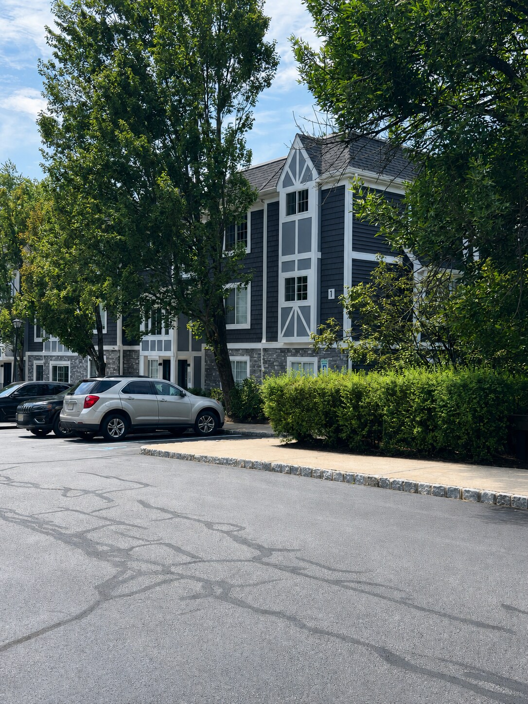 Building Photo - 18 Village Dr