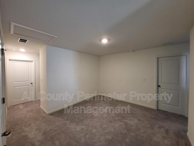 Building Photo - 212 Cottontail Ln