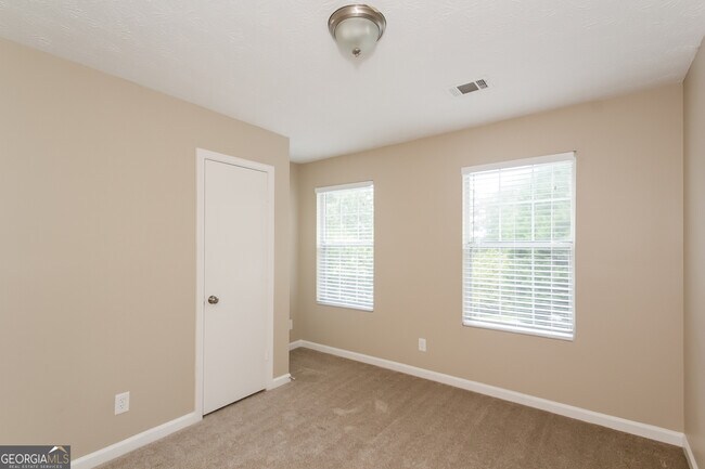 Building Photo - 640 Windchase Pl