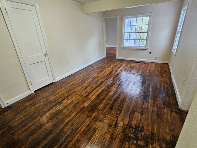 Building Photo - 4627 Estelle Dr