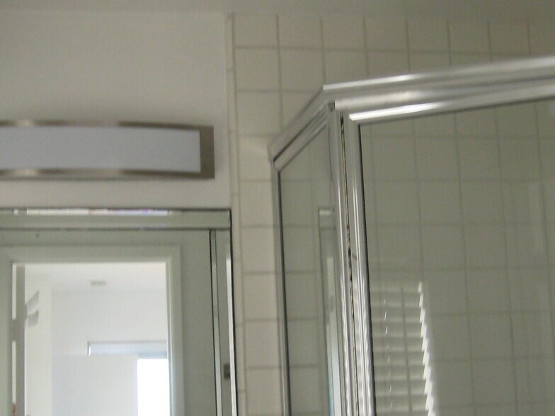 Building Photo - 512 Geneva Ave