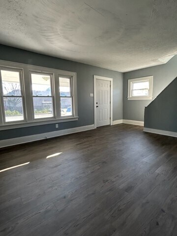 Building Photo - 2146 East Ave