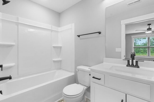 Building Photo - 302 Jonathan Wade Cir