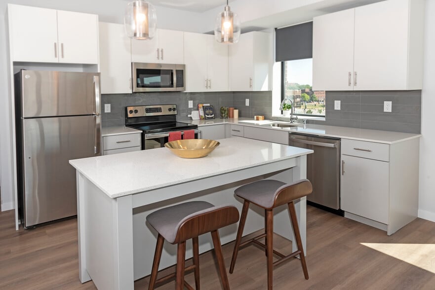 2BR_6 - Everlake Apartments
