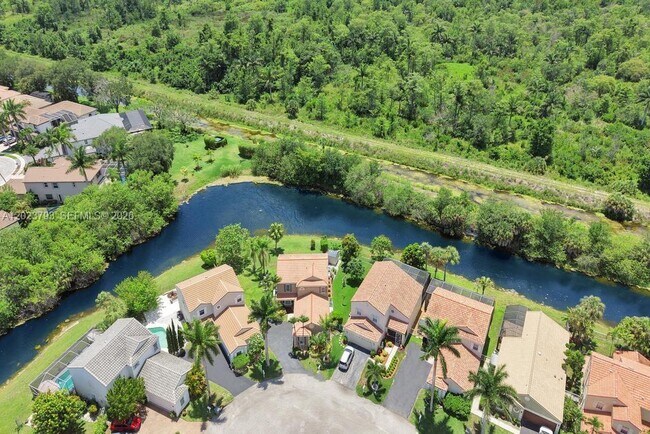 Building Photo - 21461 Sawmill Ct