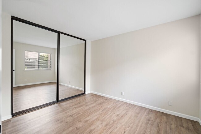 Building Photo - San Diego Desirable Del Cerro - Two Weeks Free - 3 bed / 2 bath Attached Home w Garage, Patio, an...