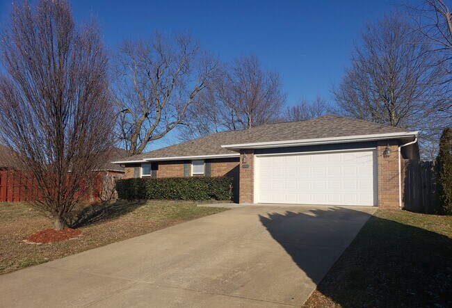 Building Photo - Southwest Springfield - Battlefield Area, ...