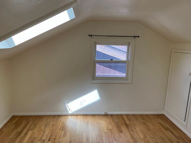 Building Photo - 3 Bedroom House in Southwest Eugene