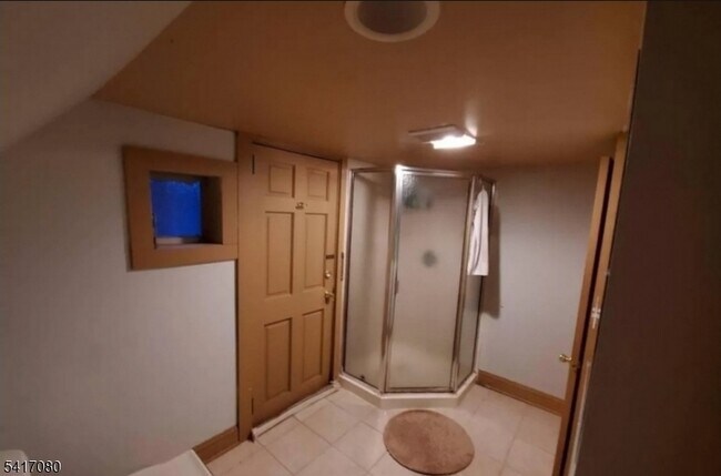 Building Photo - 60 Mills St