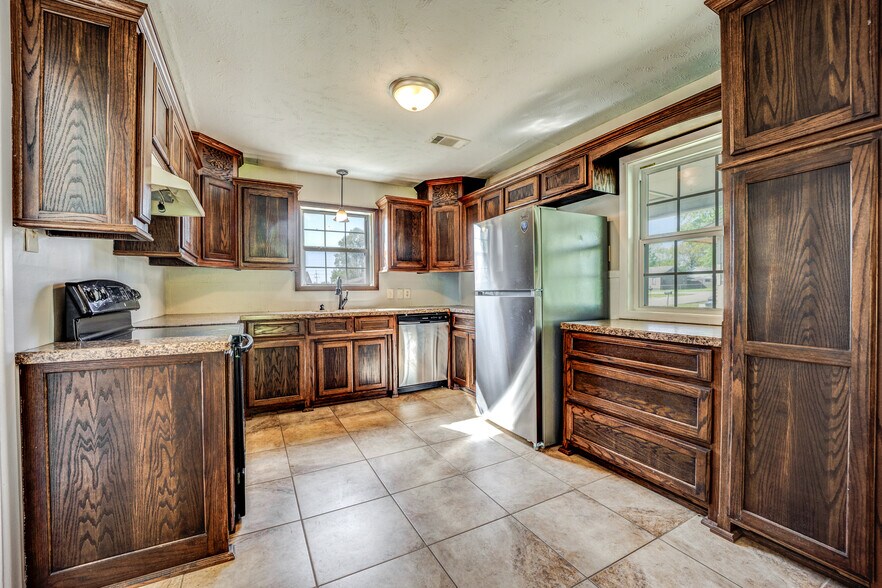 Building Photo - 4313 S 22nd St