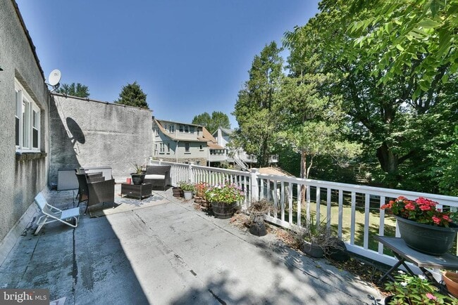 Building Photo - 1114 Bethlehem Pike