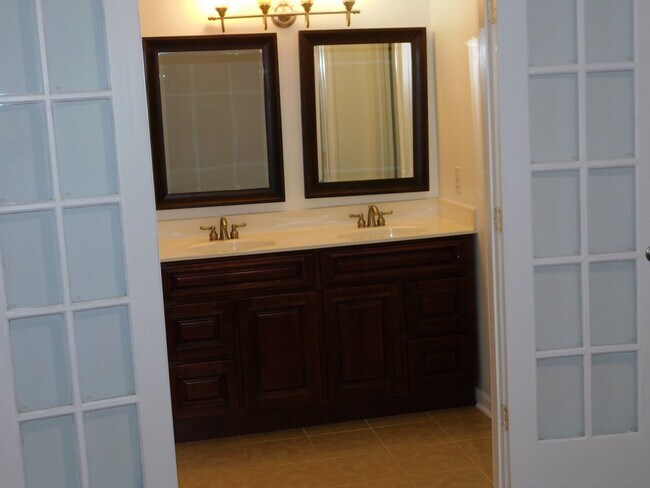 Building Photo - 3bd 2ba home in Mt. Pleasant