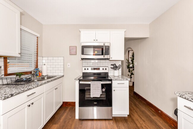 Building Photo - 2806 Union Dr NW