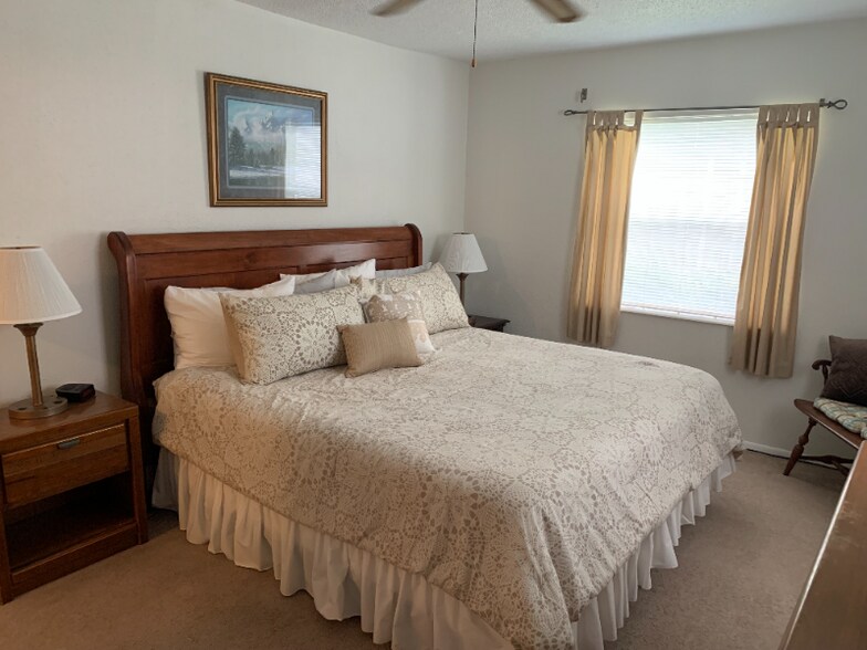 Building Photo - 190 E Olmstead Dr