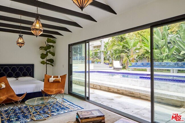 Building Photo - 1724 N Sierra Bonita Ave