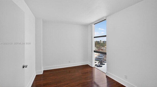 Building Photo - 20335 W Country Club Dr