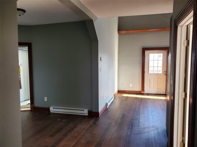 Building Photo - 22 Ridge Ave