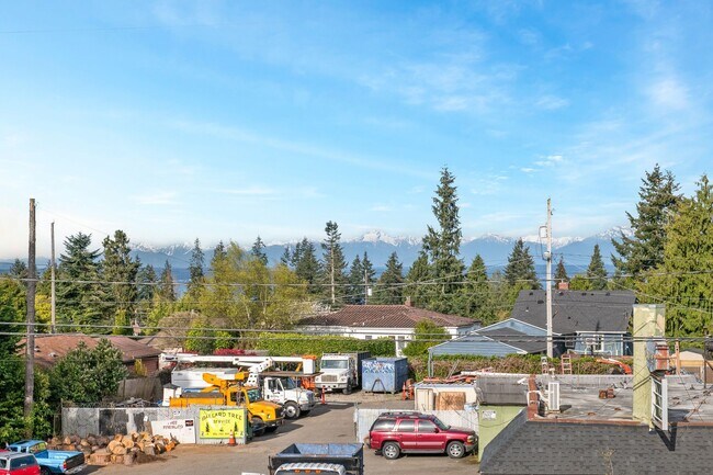 Building Photo - Daniels Apartments