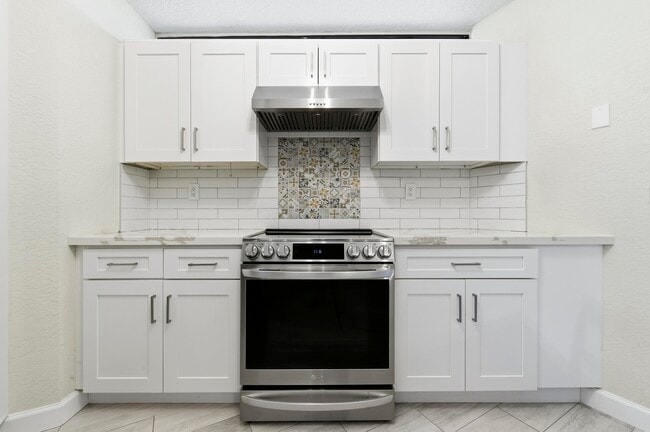 Building Photo - 8135 Severn Dr