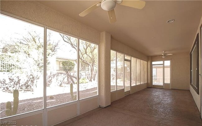 Building Photo - 10488 Riva De Fiore Ave