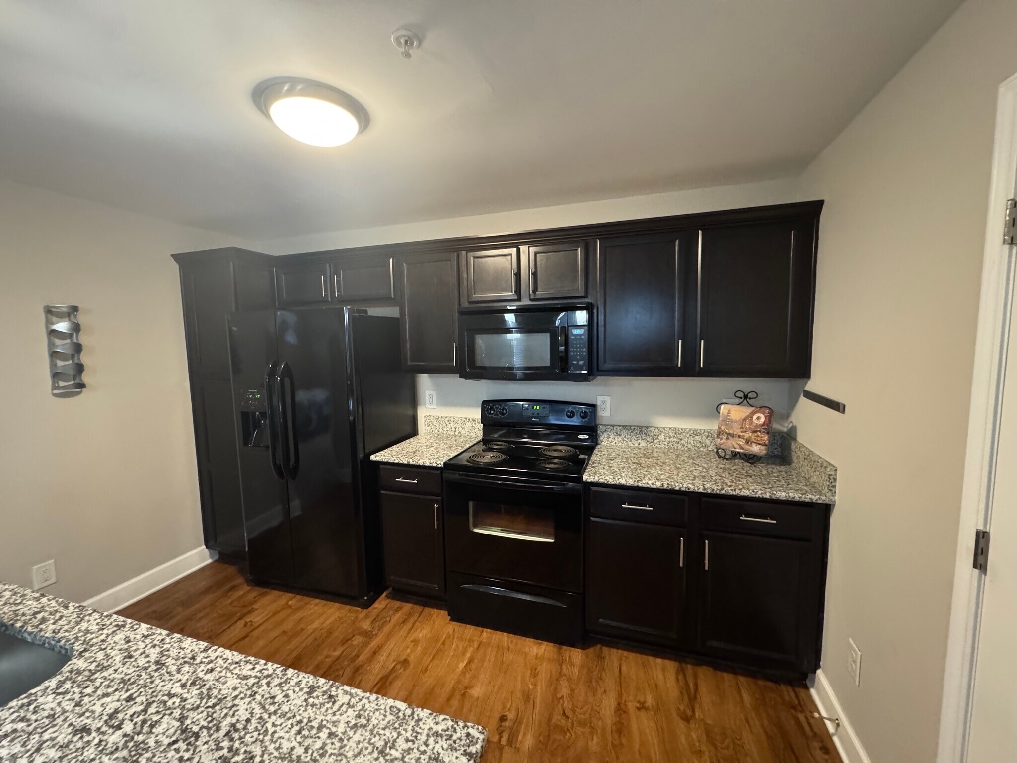 Building Photo - 8205 Lenox Creekside Dr