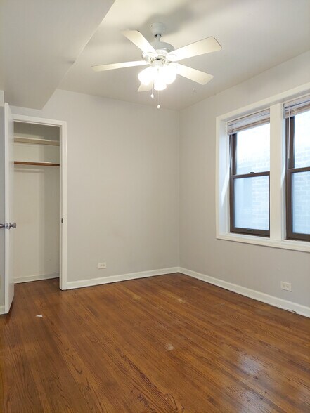Building Photo - 3708 N Sheffield Ave