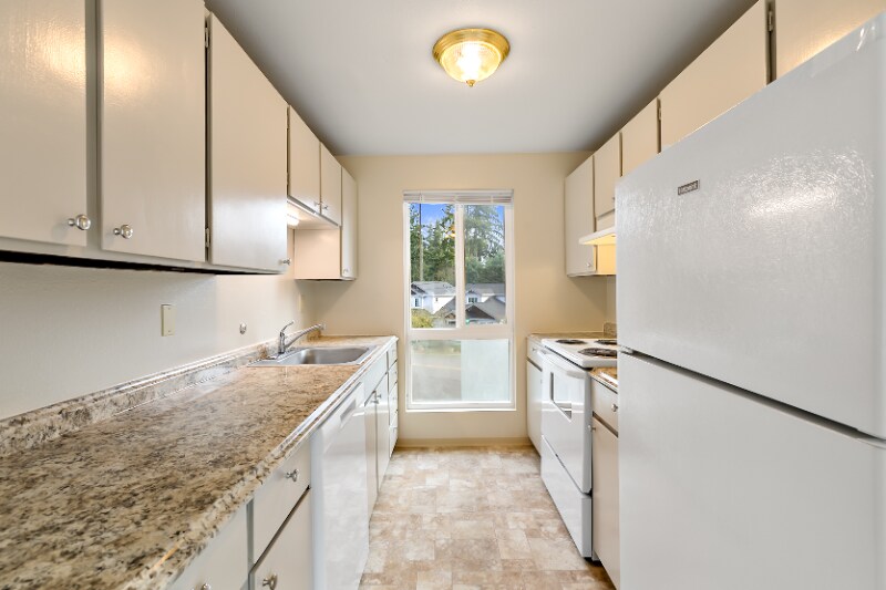 Building Photo - 12520 Roosevelt Way NE