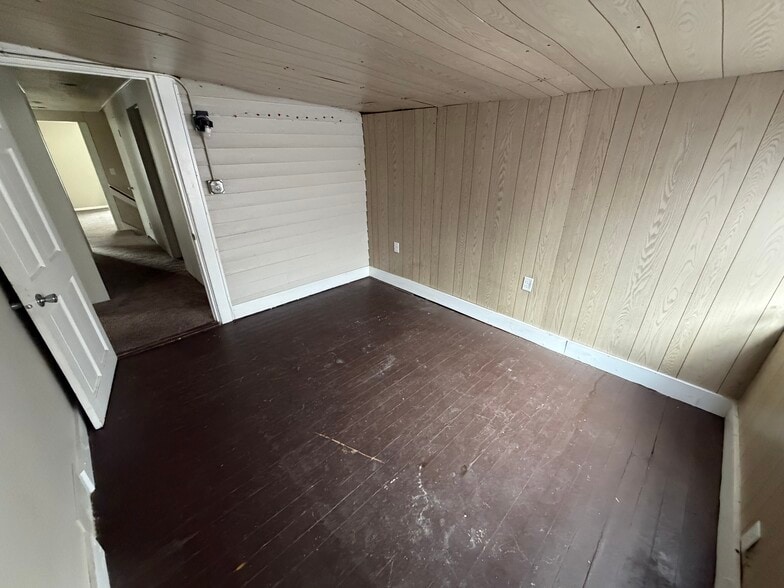 Building Photo - 1111 Bluff St