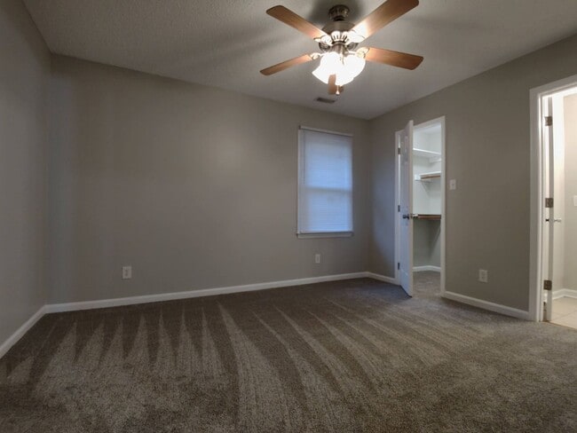 Building Photo - 602 Sand Ridge Rd