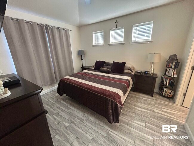 Building Photo - 25343 Windward Lakes Ave